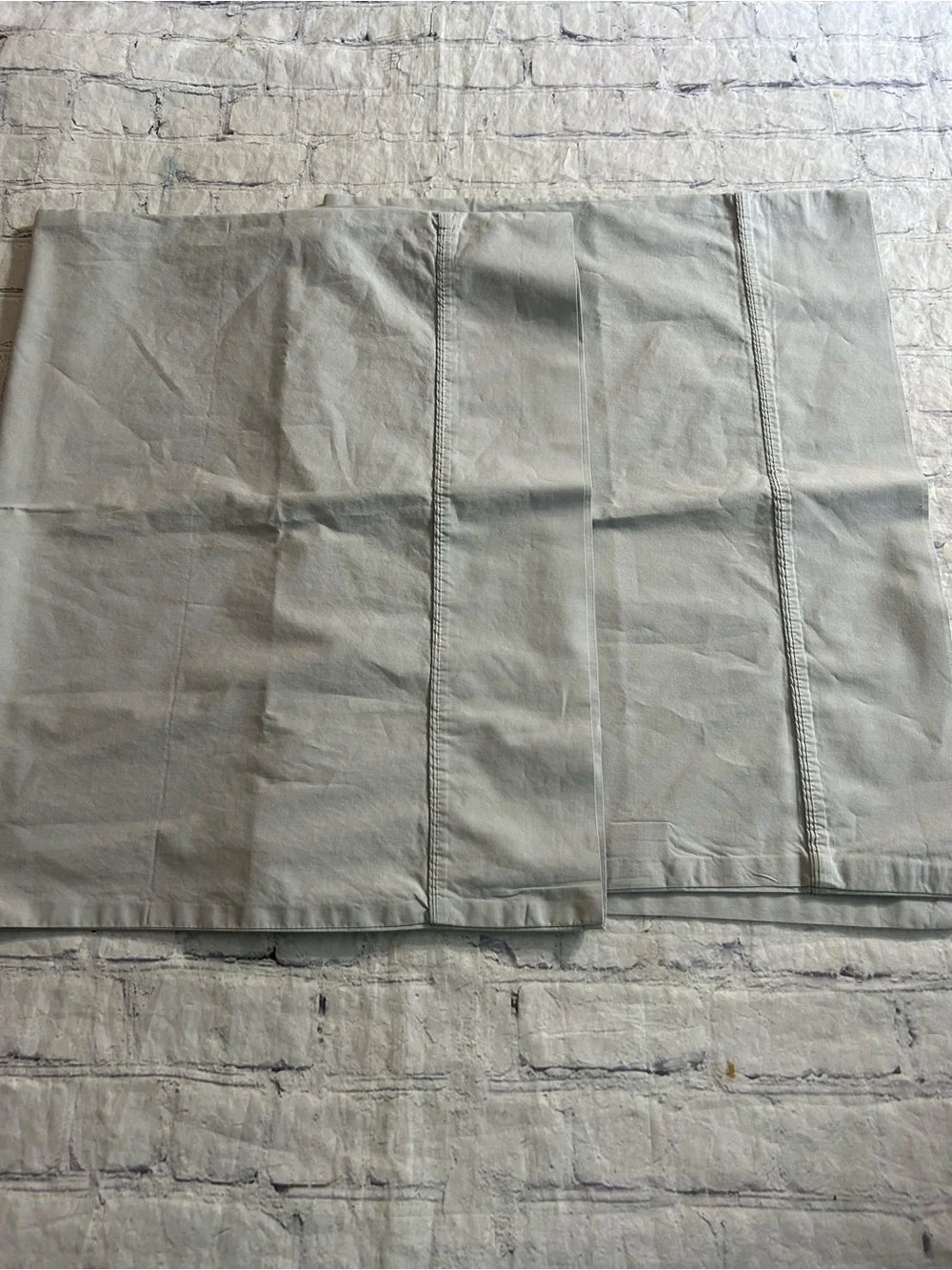 POTTERY BARN 100% ORGANIC COTTON LIGHT GREY STANDARD SIZE (2) PILLOW CASES 2021